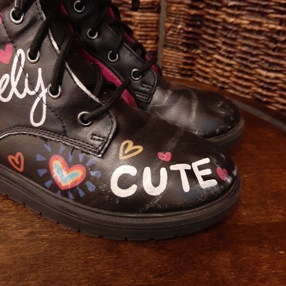 Skechers Boots Girls 3 Black Gravlen Combat Rainbow Kids Grunge Hipster Pride - Picture 3 of 14